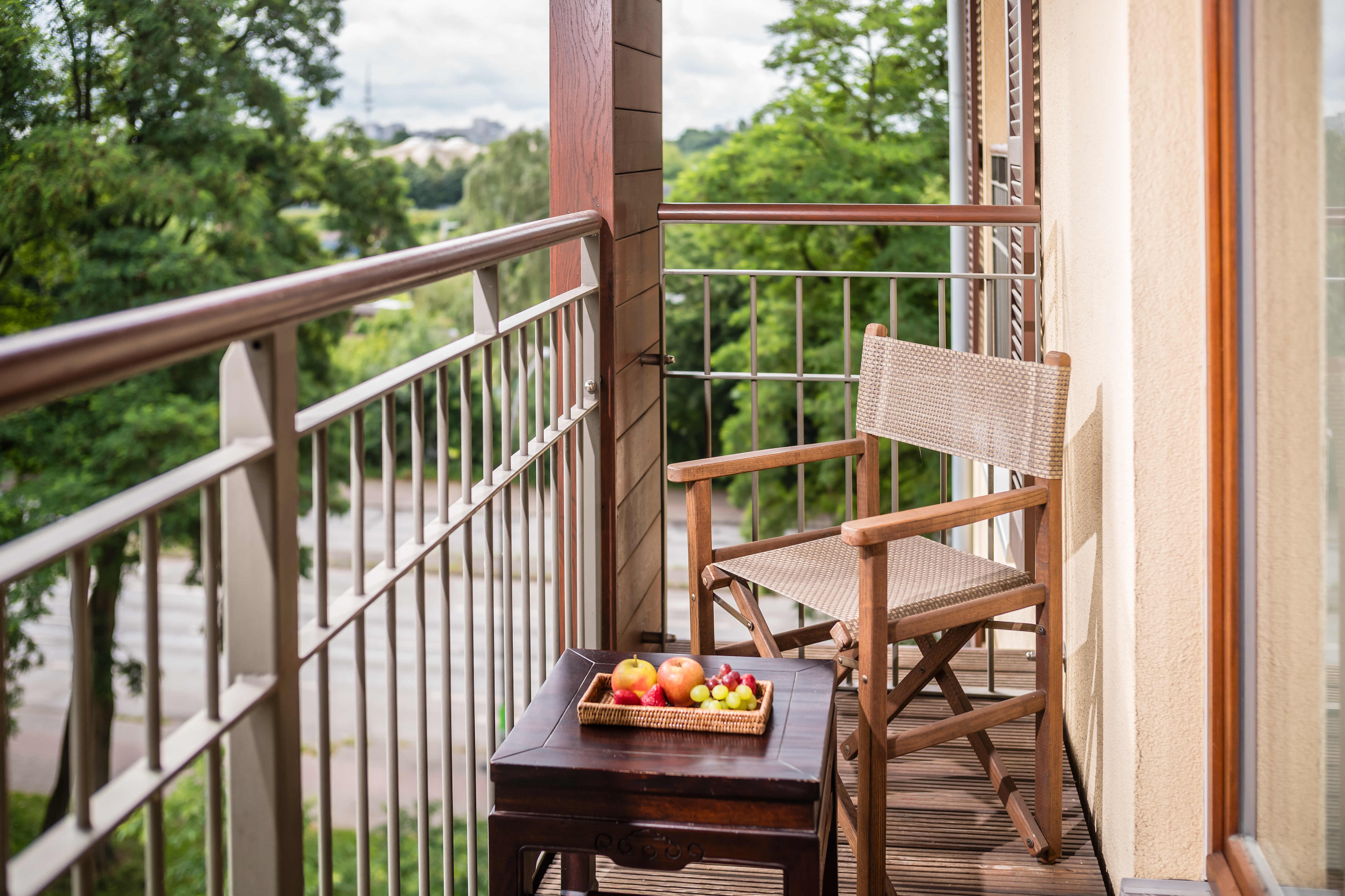 Privater Balkon im Park-Hotel Hagenbeck – Entspannung mit Ausblick ins Grüne