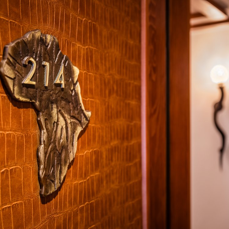 Afrikazimmer im Park-Hotel Hagenbeck – Design trifft Kultur