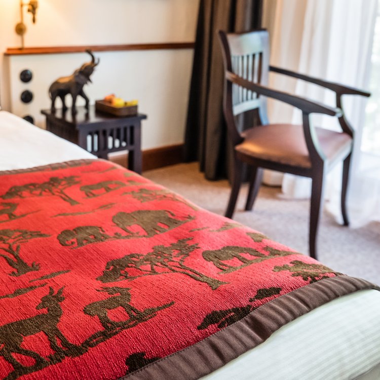 Africa-Themed Room at Park-Hotel Hagenbeck – Attention to Detail for a Unique Atmosphere